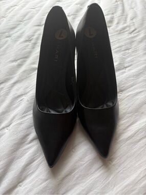 *NEVER WORN* HARI Black Pointed Toe Stiletto Pumps